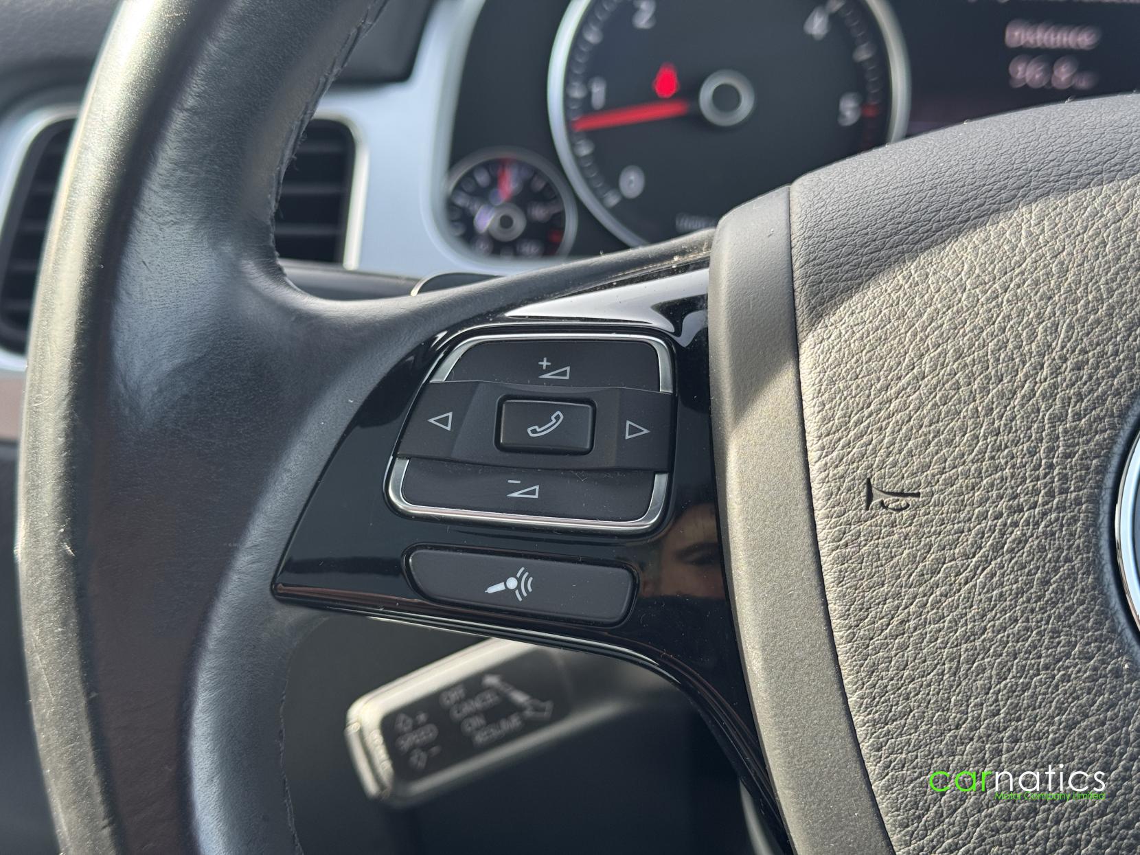 Volkswagen Touareg 3.0 TDI V6 BlueMotion Tech R-Line SUV 5dr Diesel Tiptronic 4WD Euro 5 (s/s) (245 ps)