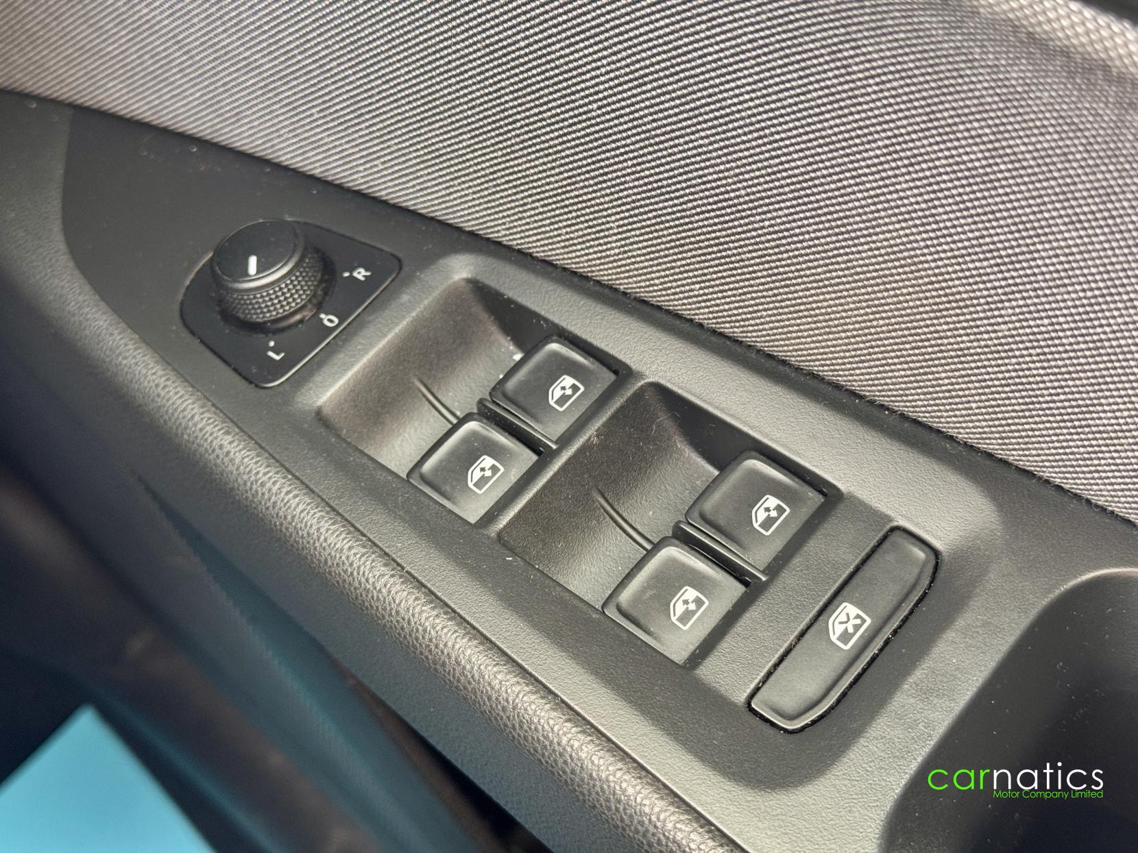 SEAT Leon 1.6 TDI SE Dynamic ST 5dr Diesel DSG Euro 6 (s/s) (115 ps)