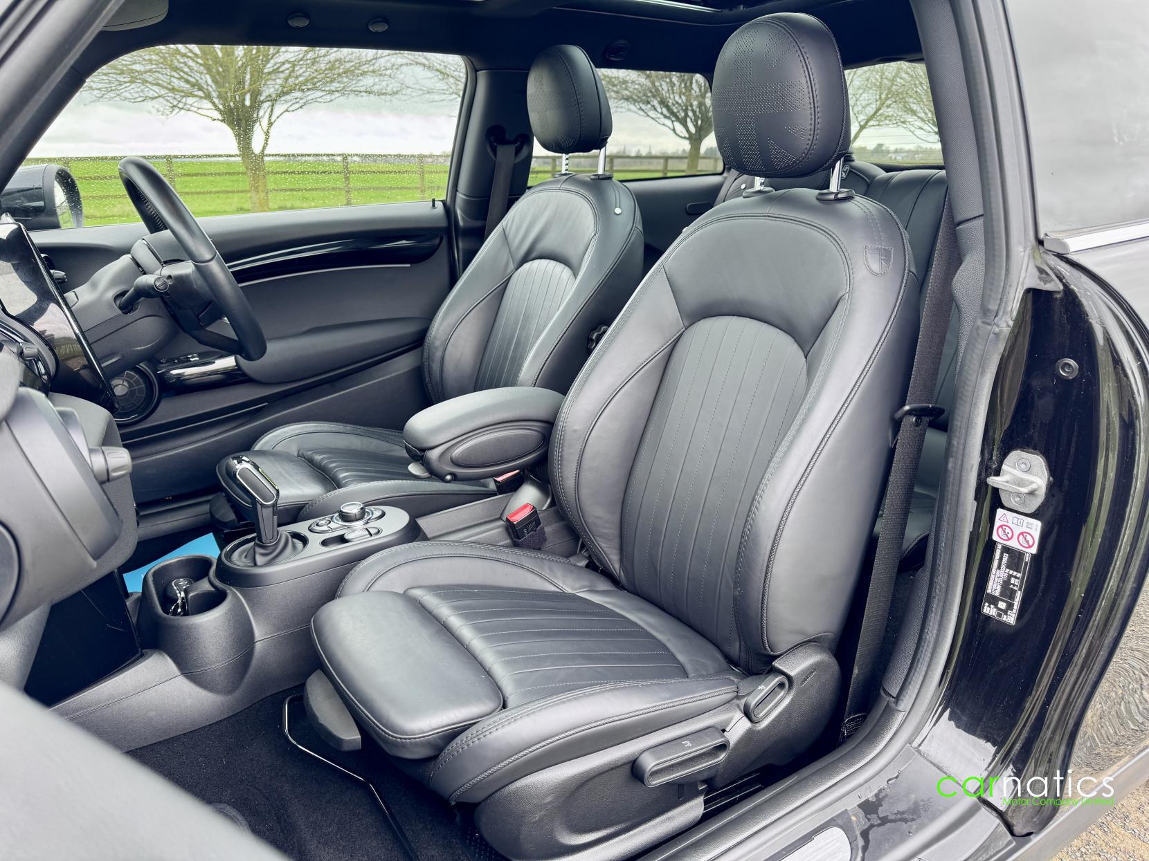 MINI Electric Hatch Cooper SE 32.6kWh Level 3 Hatchback 3dr Electric Auto (184 ps)