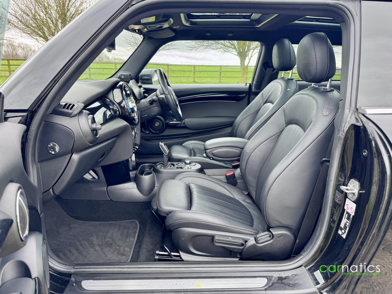 MINI Electric Hatch Cooper SE 32.6kWh Level 3 Hatchback 3dr Electric Auto (184 ps)