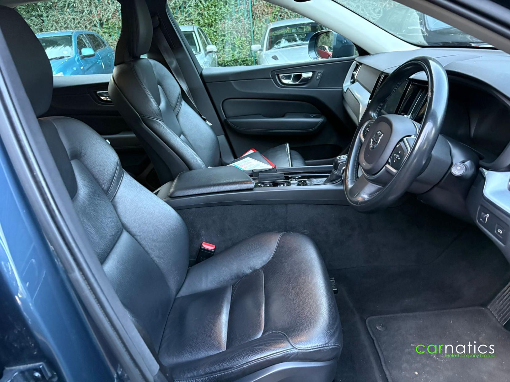 Volvo XC60 2.0 T5 Momentum Pro SUV 5dr Petrol Auto AWD Euro 6 (s/s) (250 ps)