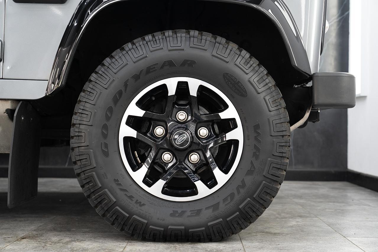 Land Rover Defender 90 2.2 TDCi Adventure SUV Double Cab 3dr Diesel Manual 4WD SWB Euro 5 (150 ps)