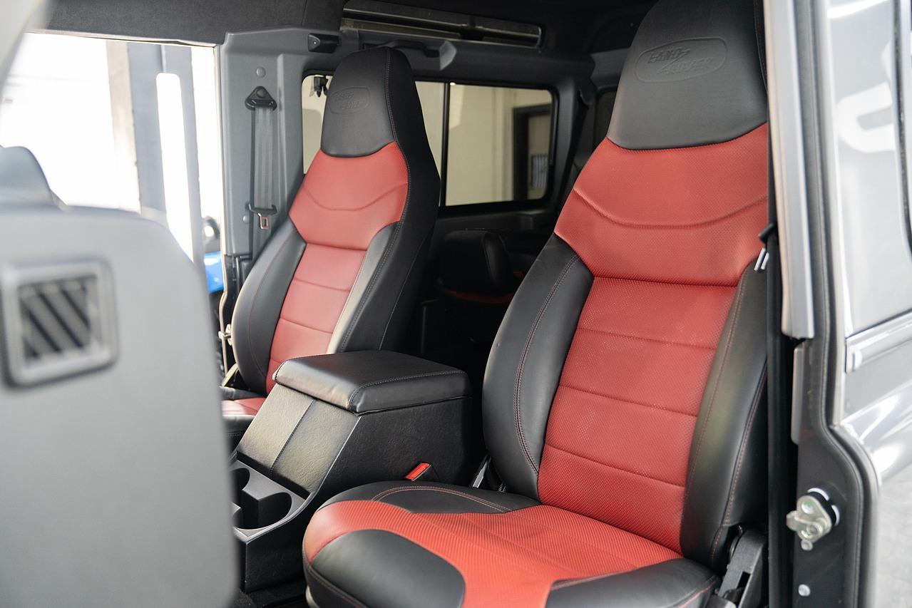 Land Rover Defender 90 2.2 TDCi Adventure SUV Double Cab 3dr Diesel Manual 4WD SWB Euro 5 (150 ps)