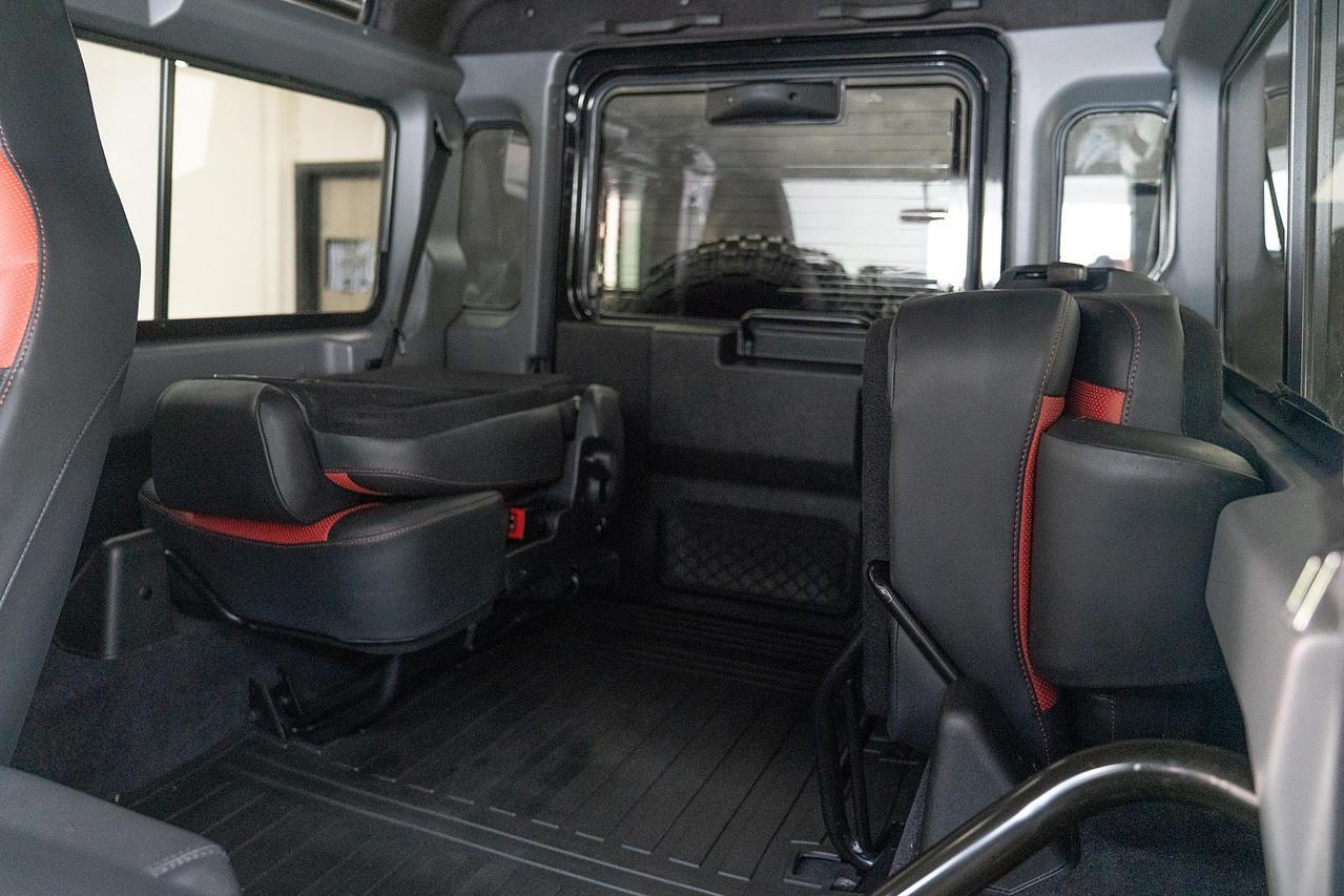 Land Rover Defender 90 2.2 TDCi Adventure SUV Double Cab 3dr Diesel Manual 4WD SWB Euro 5 (150 ps)