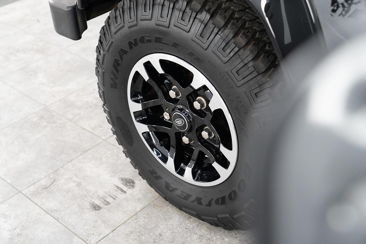 Land Rover Defender 90 2.2 TDCi Adventure SUV Double Cab 3dr Diesel Manual 4WD SWB Euro 5 (150 ps)