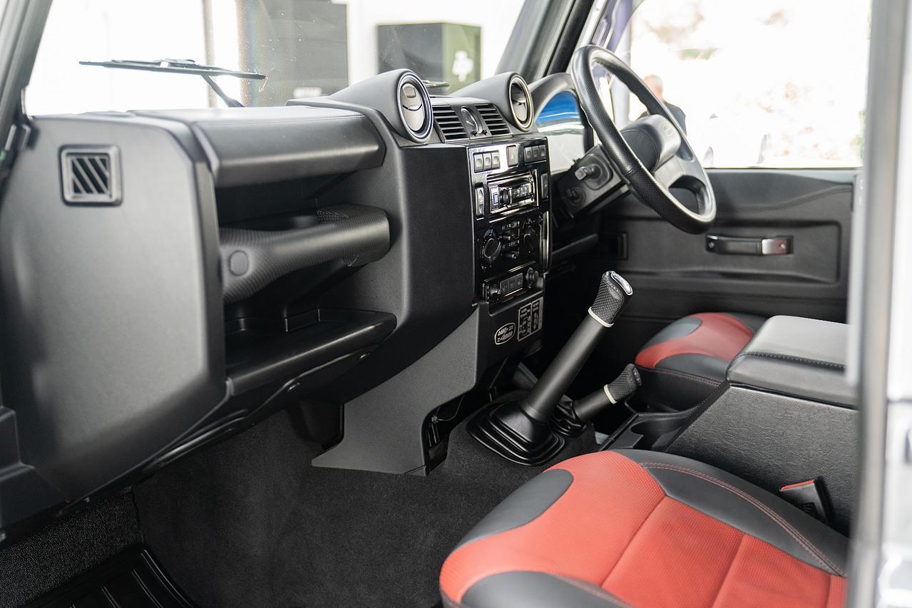 Land Rover Defender 90 2.2 TDCi Adventure SUV Double Cab 3dr Diesel Manual 4WD SWB Euro 5 (150 ps)