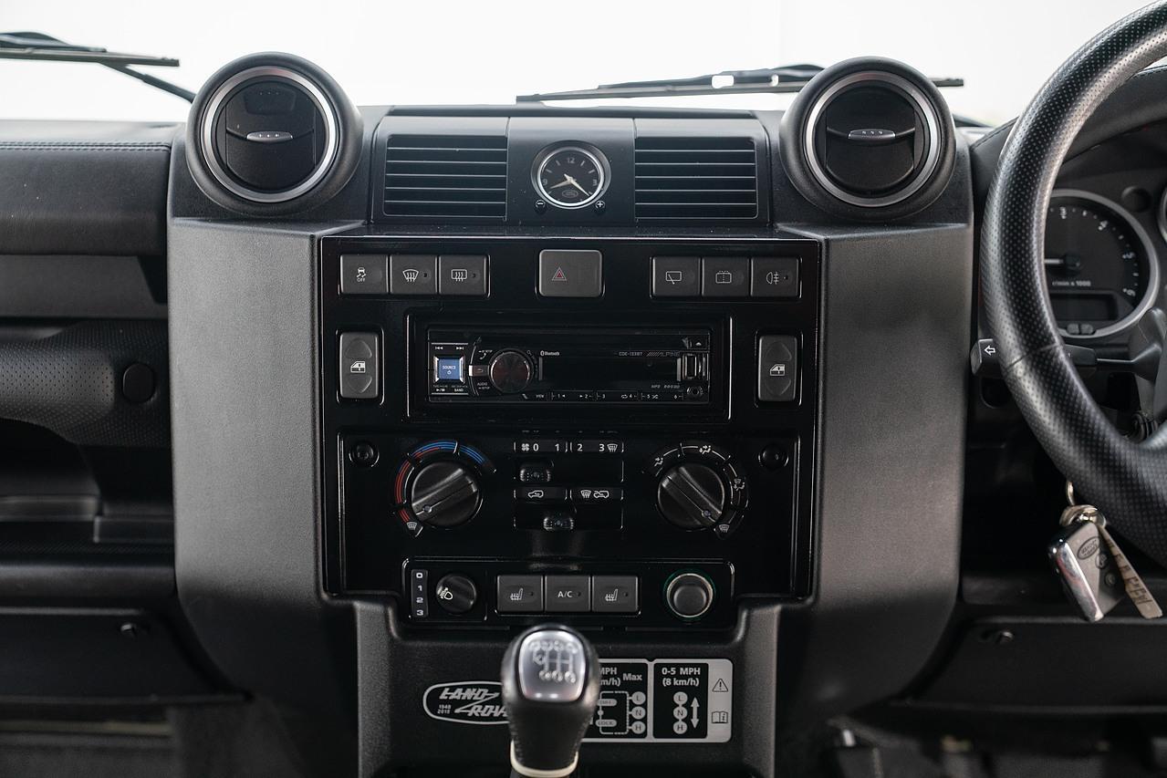 Land Rover Defender 90 2.2 TDCi Adventure SUV Double Cab 3dr Diesel Manual 4WD SWB Euro 5 (150 ps)