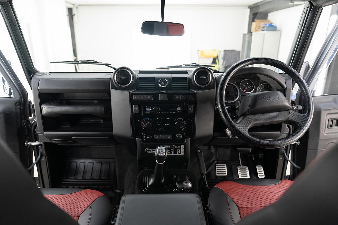 Land Rover Defender 90 2.2 TDCi Adventure SUV Double Cab 3dr Diesel Manual 4WD SWB Euro 5 (150 ps)