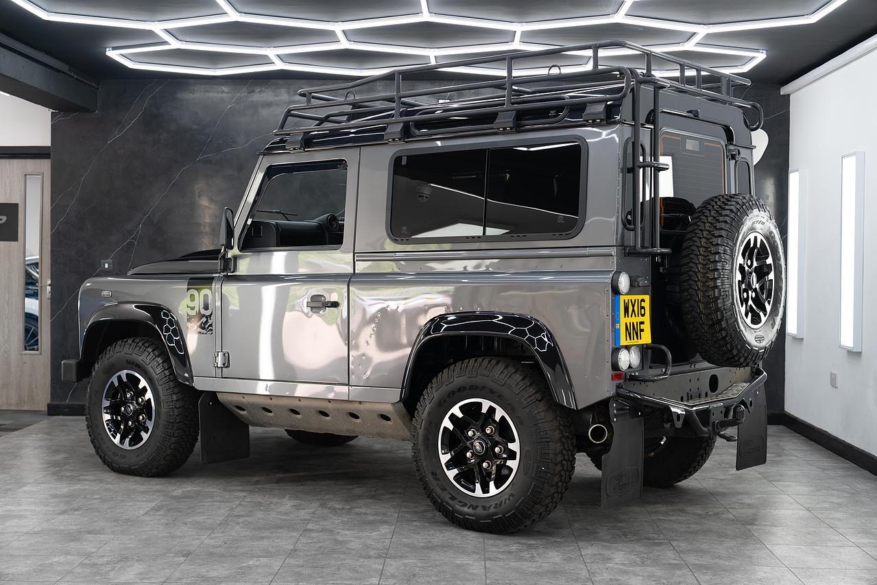 Land Rover Defender 90 2.2 TDCi Adventure SUV Double Cab 3dr Diesel Manual 4WD SWB Euro 5 (150 ps)