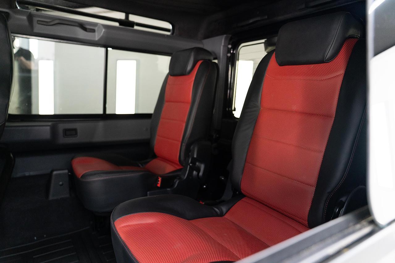 Land Rover Defender 90 2.2 TDCi Adventure SUV Double Cab 3dr Diesel Manual 4WD SWB Euro 5 (150 ps)