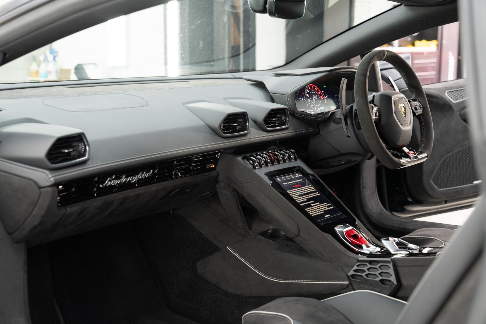 Lamborghini Huracan 5.2 V10 Sterrato Coupe 2dr Petrol LDF 4WD Euro 6 (s/s) (610 ps)