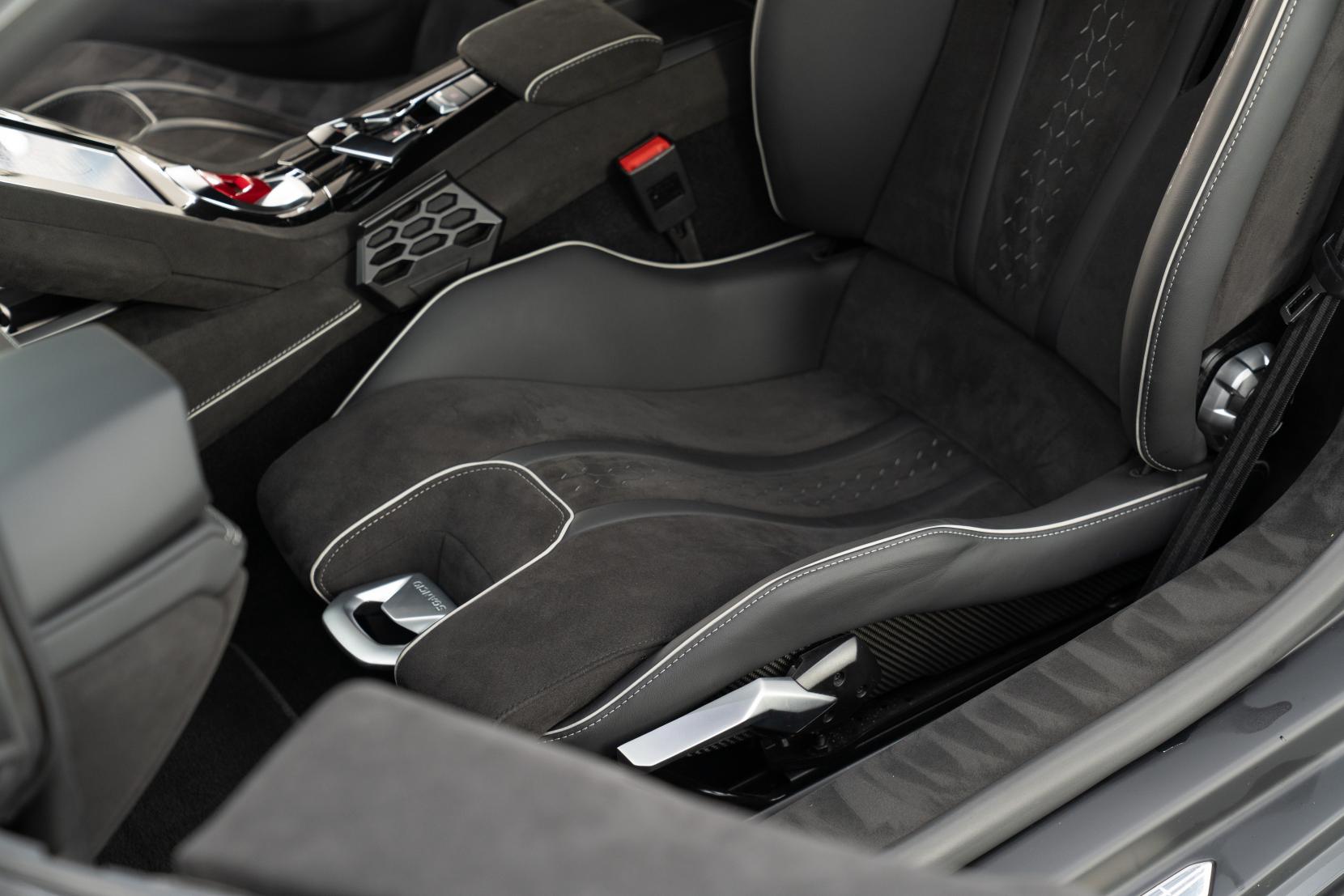 Lamborghini Huracan 5.2 V10 Sterrato Coupe 2dr Petrol LDF 4WD Euro 6 (s/s) (610 ps)