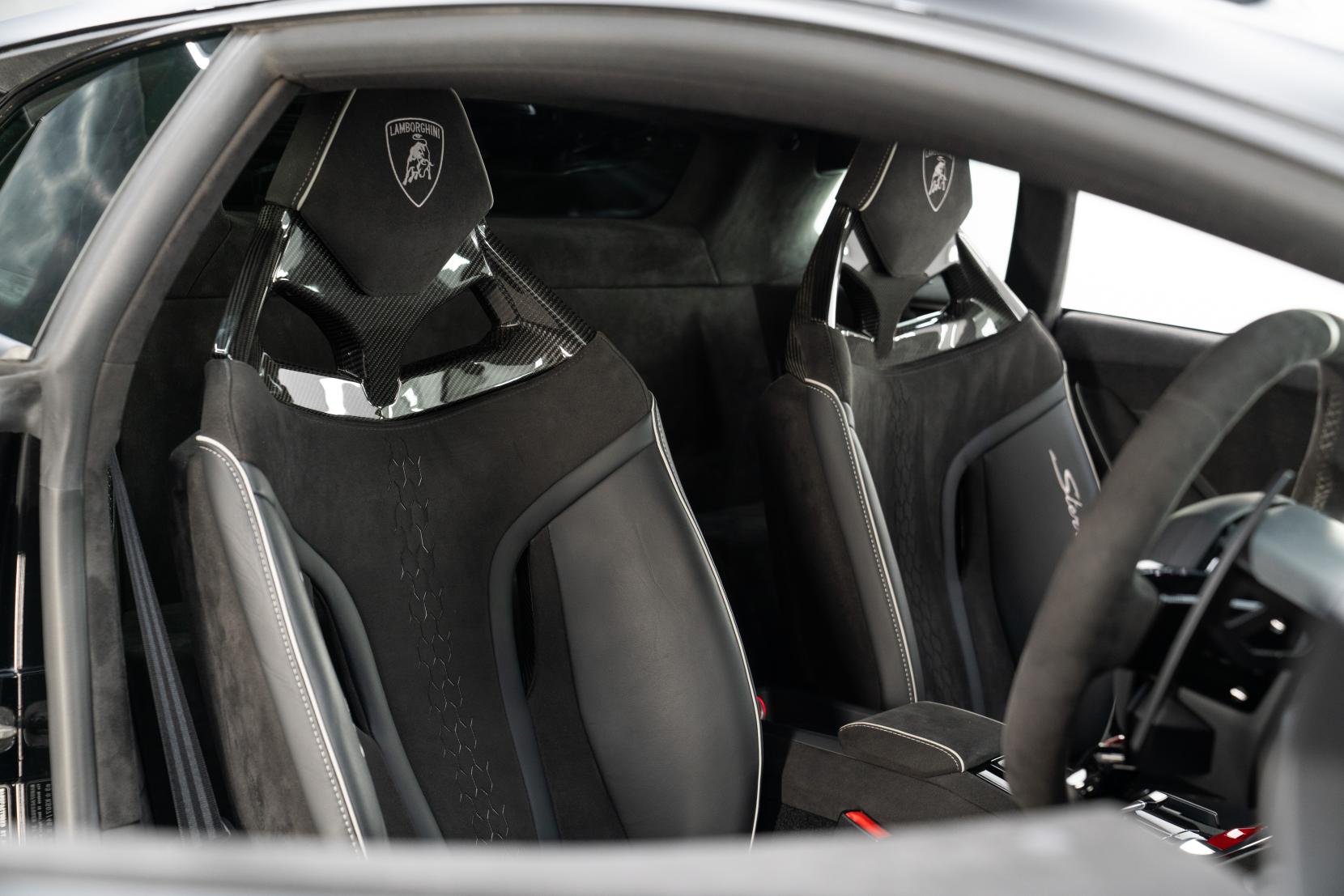 Lamborghini Huracan 5.2 V10 Sterrato Coupe 2dr Petrol LDF 4WD Euro 6 (s/s) (610 ps)