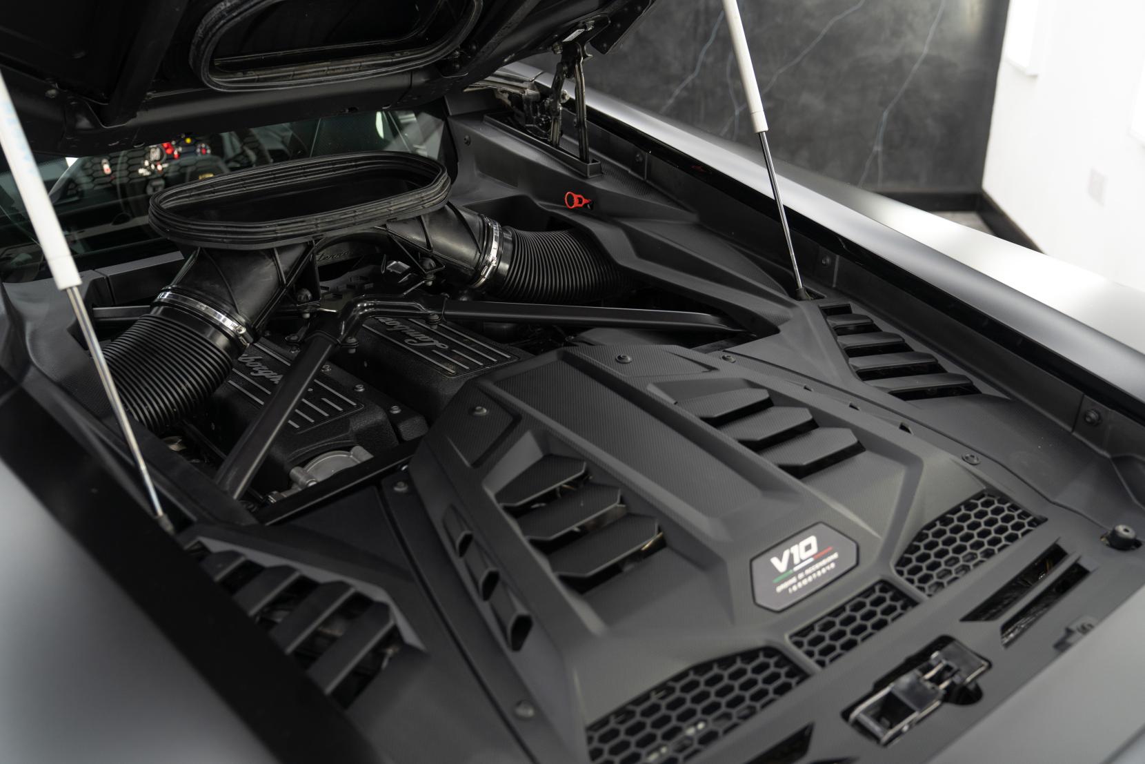 Lamborghini Huracan 5.2 V10 Sterrato Coupe 2dr Petrol LDF 4WD Euro 6 (s/s) (610 ps)