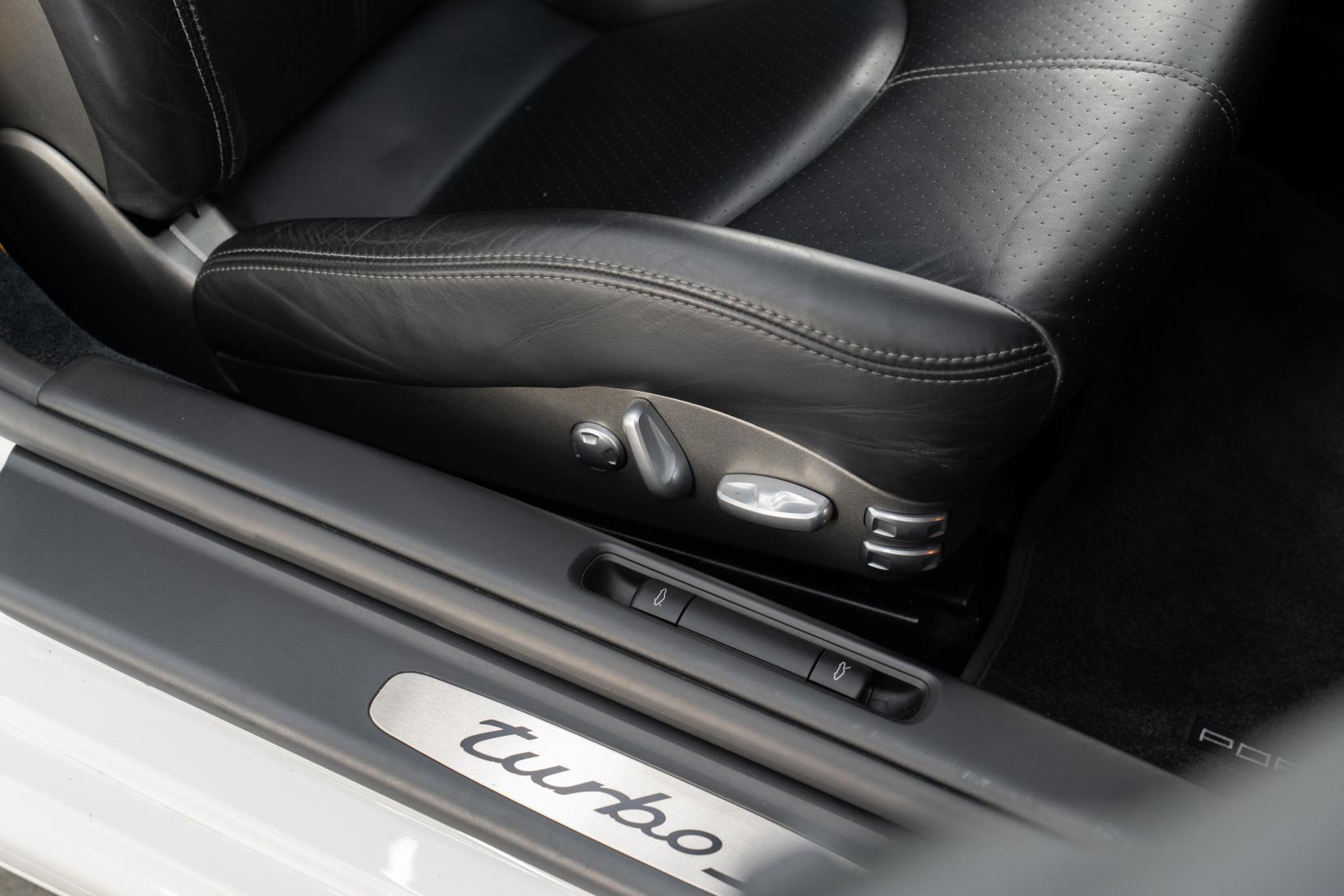 Porsche 911 3.8 997 Turbo S Coupe 2dr Petrol PDK AWD (268 g/km, 530 bhp)
