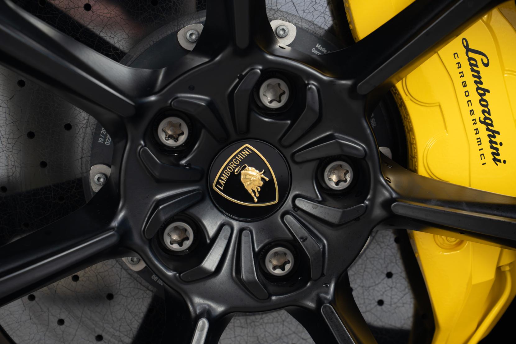 Lamborghini Urus 4.0 V8 BiTurbo Performante SUV 5dr Petrol Auto 4WD Euro 6 (666 ps)