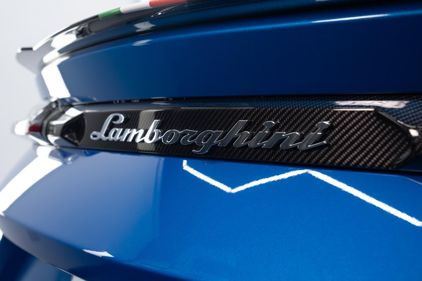 Lamborghini Urus 4.0 V8 BiTurbo Performante SUV 5dr Petrol Auto 4WD Euro 6 (666 ps)