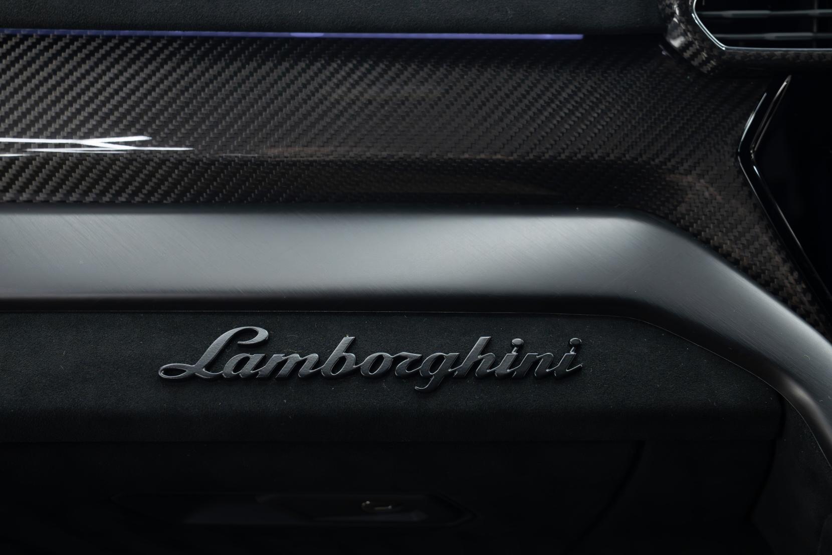 Lamborghini Urus 4.0 V8 BiTurbo Performante SUV 5dr Petrol Auto 4WD Euro 6 (666 ps)