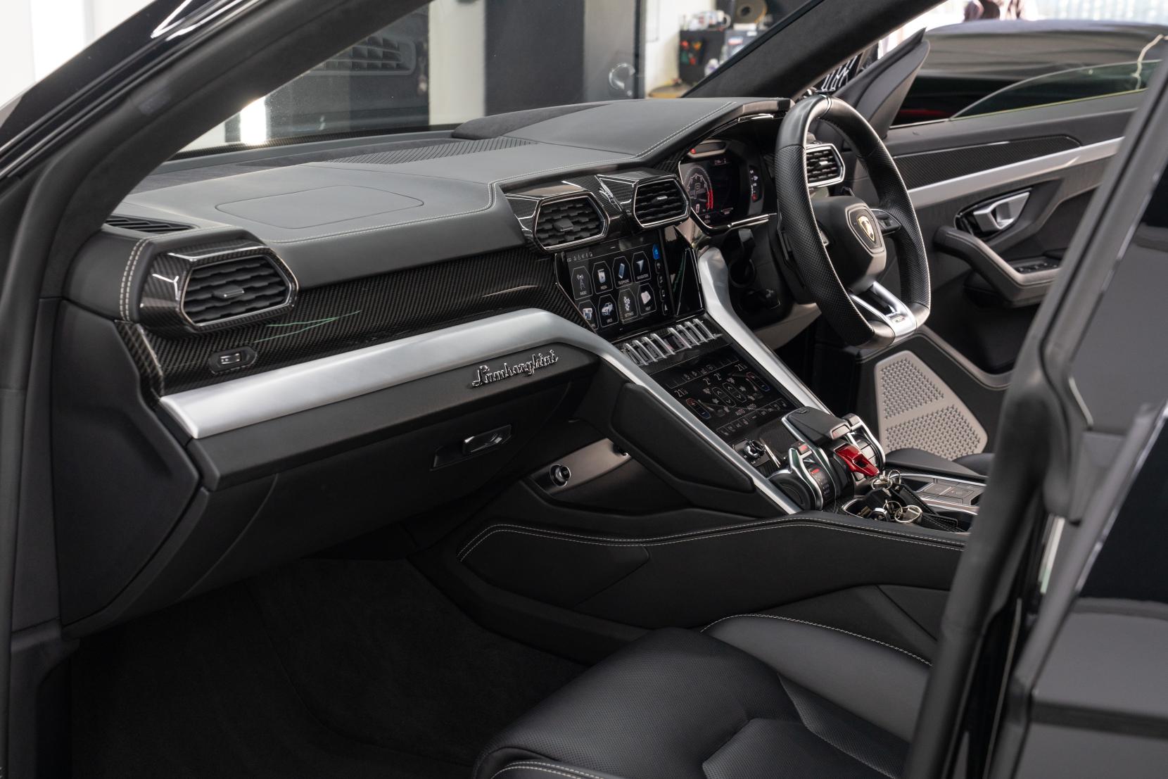 Lamborghini Urus 4.0 V8 BiTurbo SUV 5dr Petrol Auto 4WD Euro 6 (650 ps)