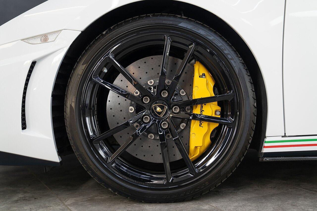 Lamborghini Gallardo 5.2 V10 LP 560-4 Performante Spyder 5.2 V10 LP 560-4 Performante Spyder 2dr Petrol EGear 4WD Euro 5 (560 ps)