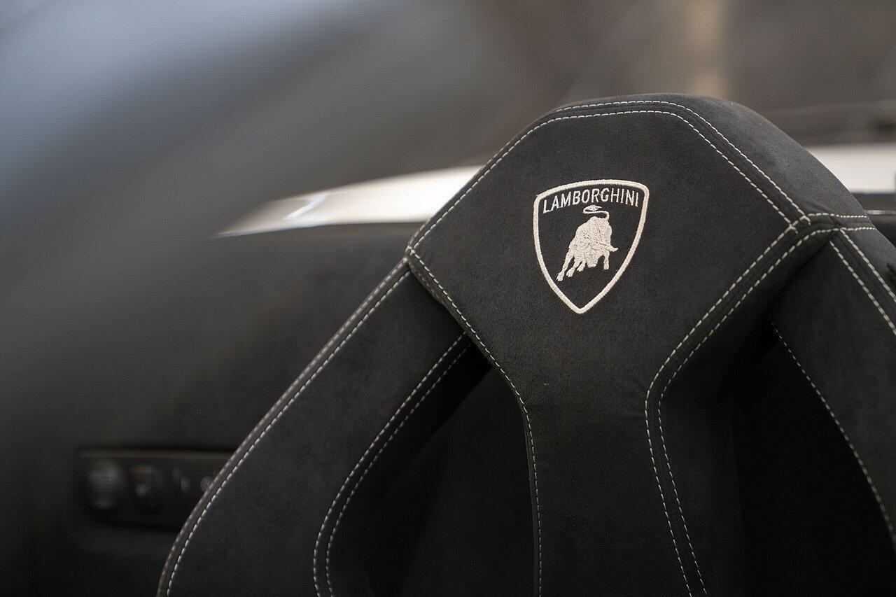 Lamborghini Gallardo 5.2 V10 LP 560-4 Performante Spyder 5.2 V10 LP 560-4 Performante Spyder 2dr Petrol EGear 4WD Euro 5 (560 ps)