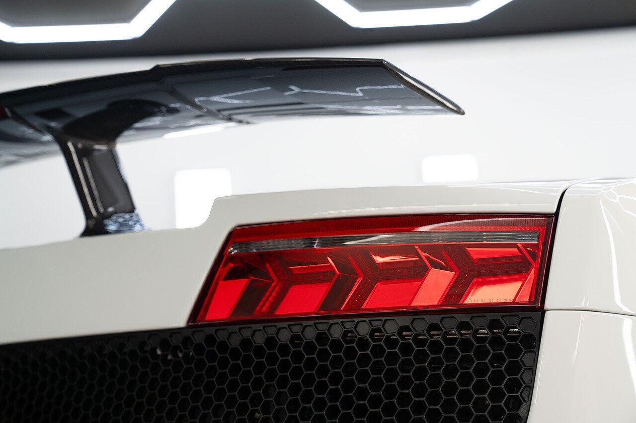 Lamborghini Gallardo 5.2 V10 LP 560-4 Performante Spyder 5.2 V10 LP 560-4 Performante Spyder 2dr Petrol EGear 4WD Euro 5 (560 ps)