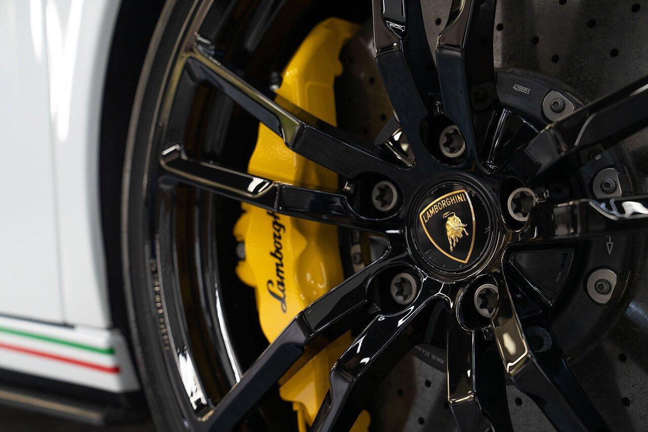 Lamborghini Gallardo 5.2 V10 LP 560-4 Performante Spyder 5.2 V10 LP 560-4 Performante Spyder 2dr Petrol EGear 4WD Euro 5 (560 ps)