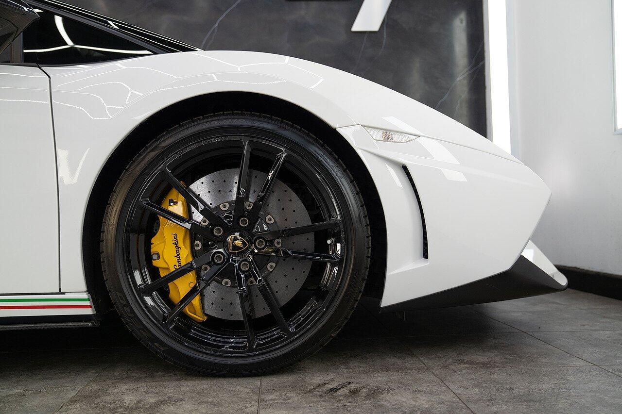 Lamborghini Gallardo 5.2 V10 LP 560-4 Performante Spyder 5.2 V10 LP 560-4 Performante Spyder 2dr Petrol EGear 4WD Euro 5 (560 ps)
