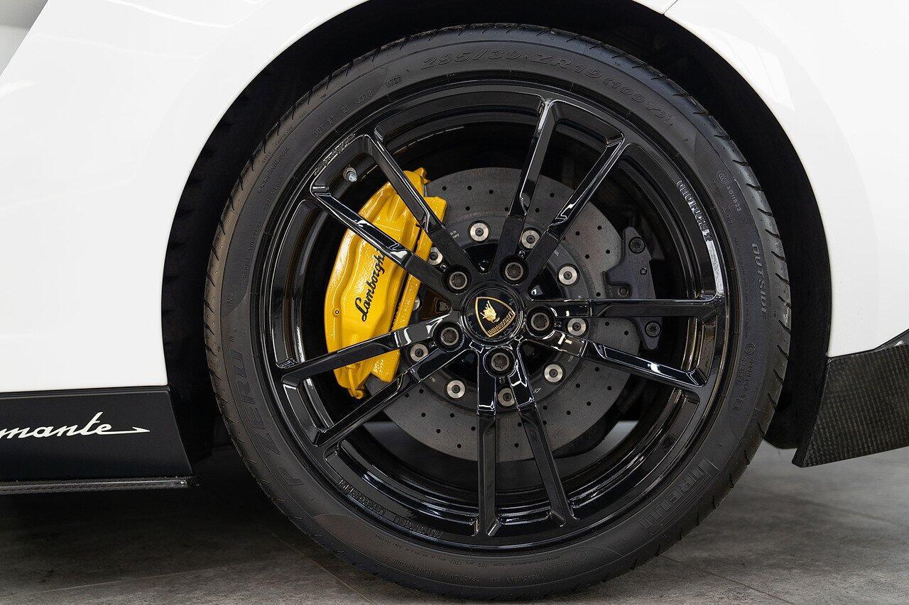Lamborghini Gallardo 5.2 V10 LP 560-4 Performante Spyder 5.2 V10 LP 560-4 Performante Spyder 2dr Petrol EGear 4WD Euro 5 (560 ps)