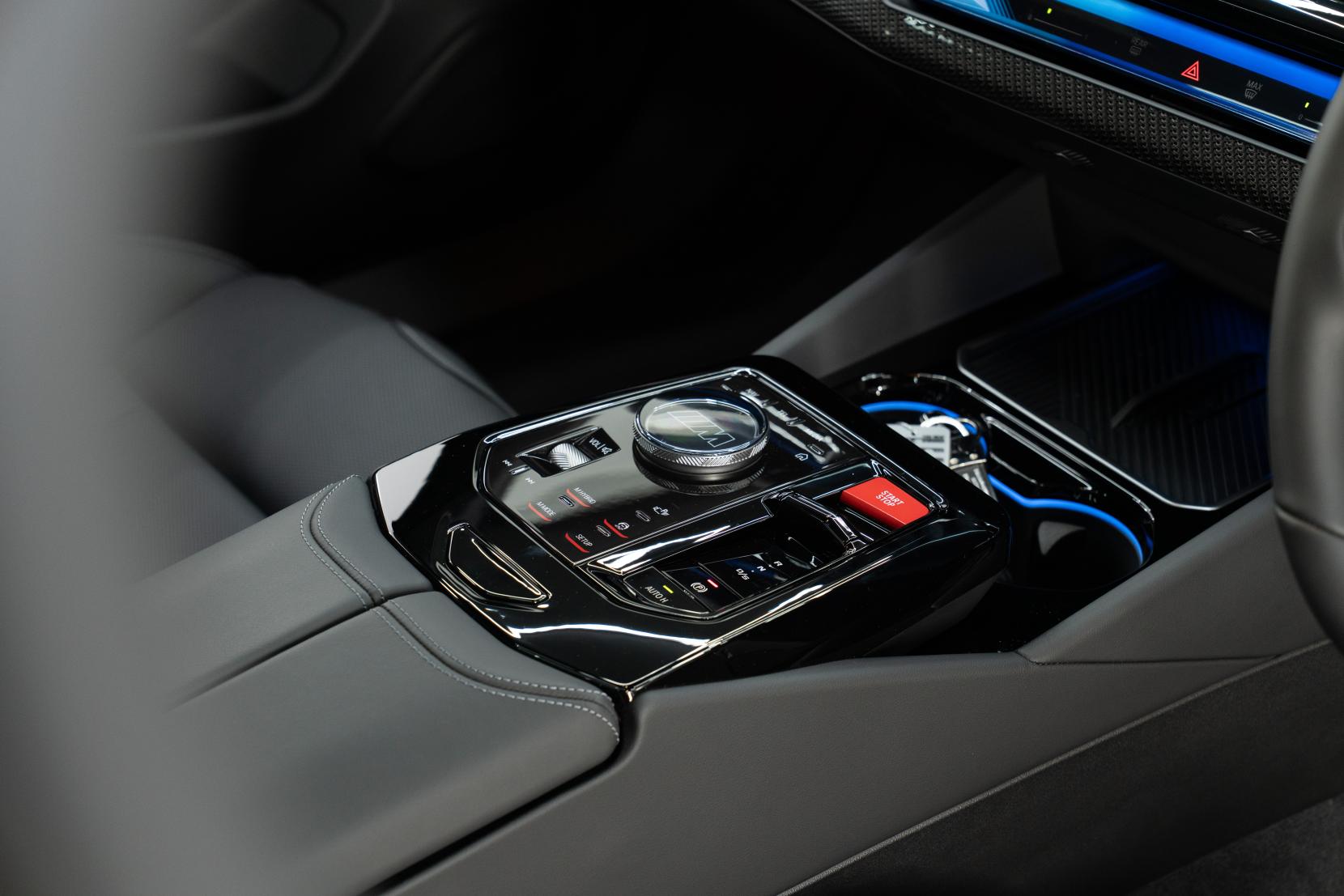 BMW M5 4.4 22.1kWh Touring 5dr Petrol Plug-in Hybrid Steptronic xDrive Euro 6 (s/s) (727 ps)