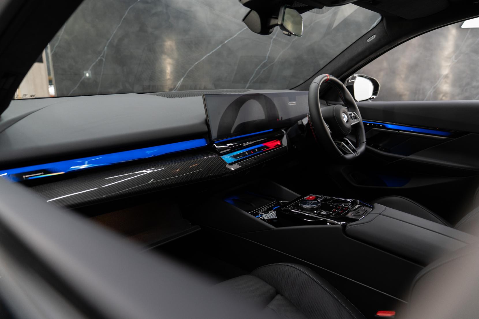 BMW M5 4.4 22.1kWh Touring 5dr Petrol Plug-in Hybrid Steptronic xDrive Euro 6 (s/s) (727 ps)