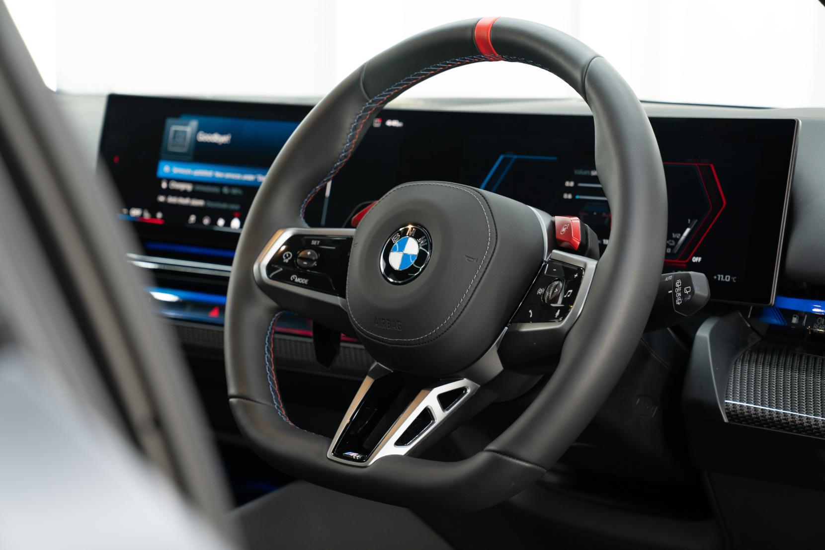 BMW M5 4.4 22.1kWh Touring 5dr Petrol Plug-in Hybrid Steptronic xDrive Euro 6 (s/s) (727 ps)