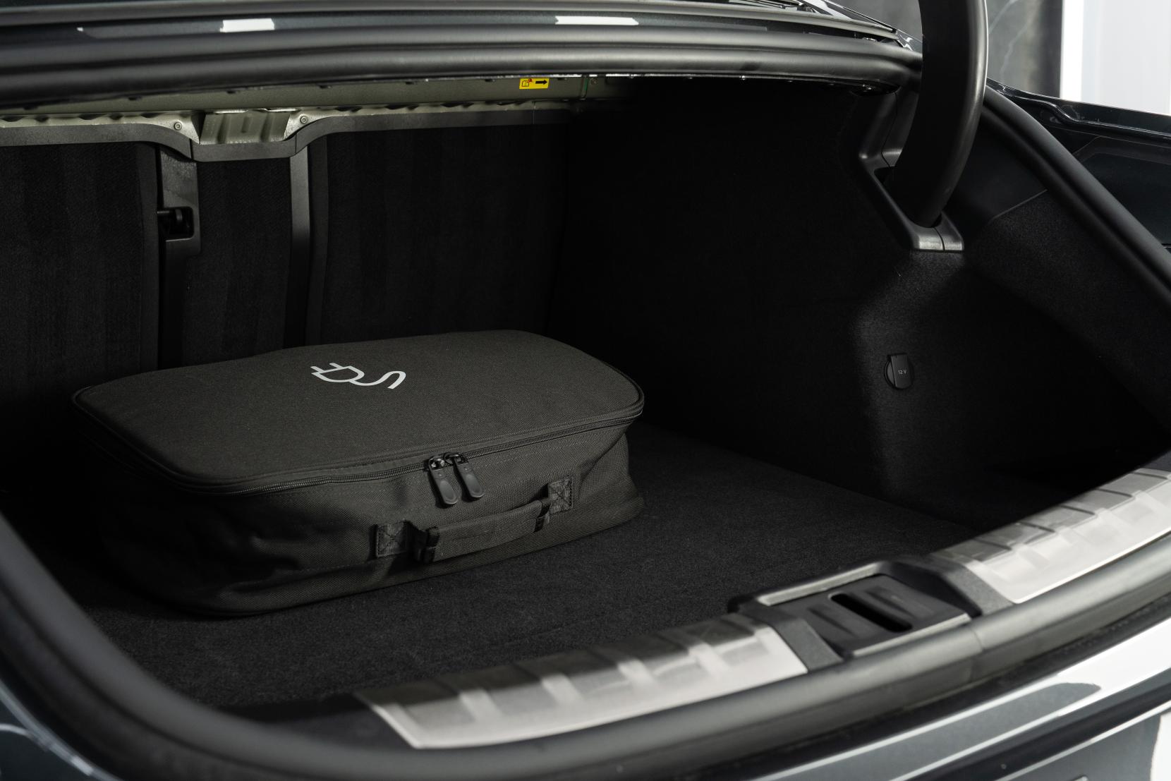 Porsche Taycan Performance Plus 93.4kWh Turbo Saloon 4dr Electric Auto 4WD (680 ps)