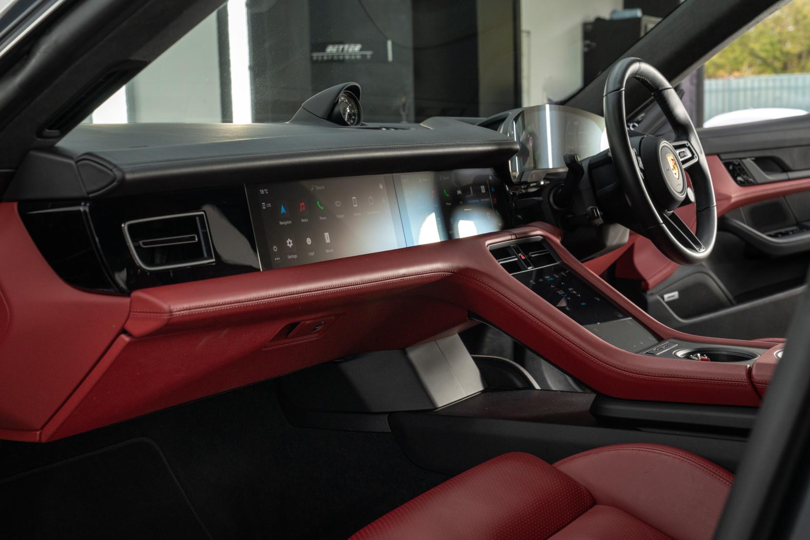 Porsche Taycan Performance Plus 93.4kWh Turbo Saloon 4dr Electric Auto 4WD (680 ps)