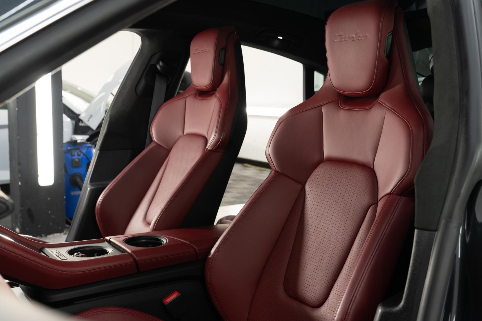 Porsche Taycan Performance Plus 93.4kWh Turbo Saloon 4dr Electric Auto 4WD (680 ps)