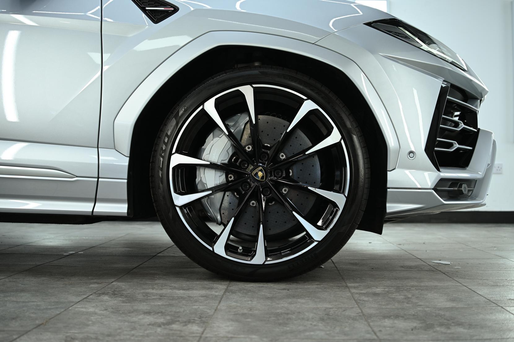 Lamborghini Urus 4.0 V8 BiTurbo SUV 5dr Petrol Auto 4WD Euro 6 (650 ps)