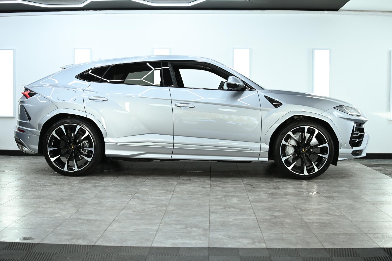 Lamborghini Urus 4.0 V8 BiTurbo SUV 5dr Petrol Auto 4WD Euro 6 (650 ps)