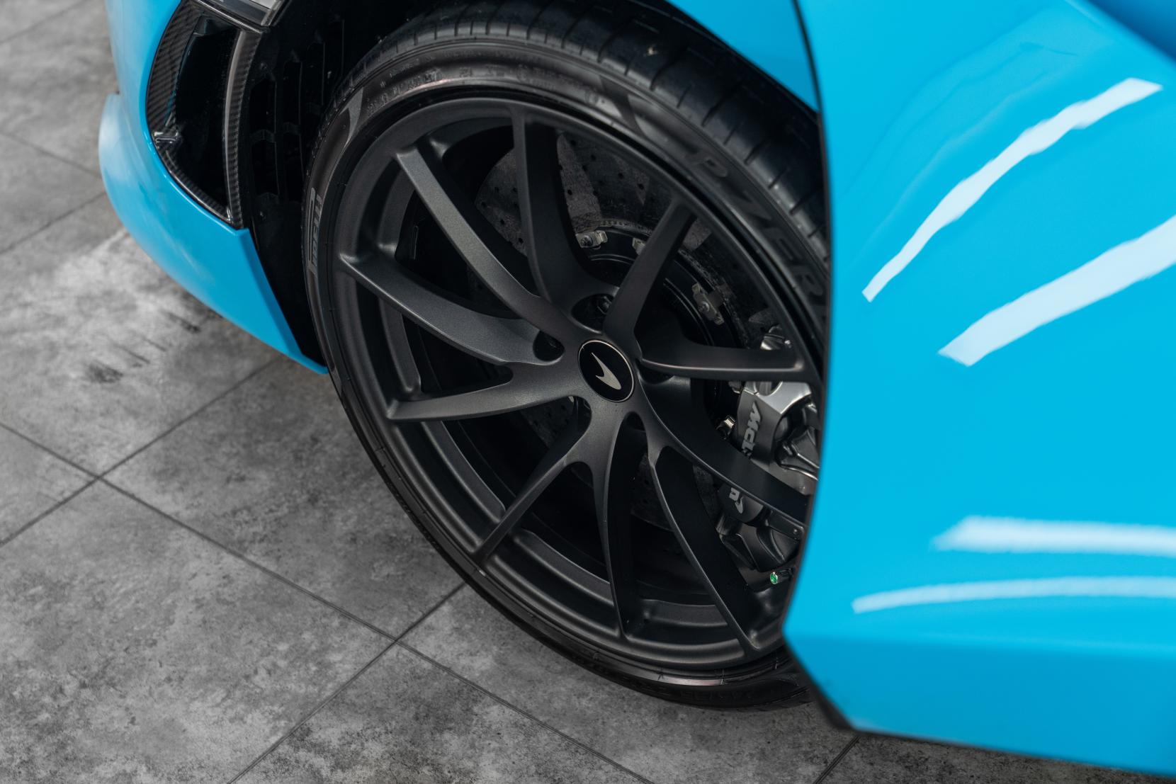 McLaren 720S 4.0T V8 Coupe 2dr Petrol SSG Euro 6 (s/s) (720 ps)