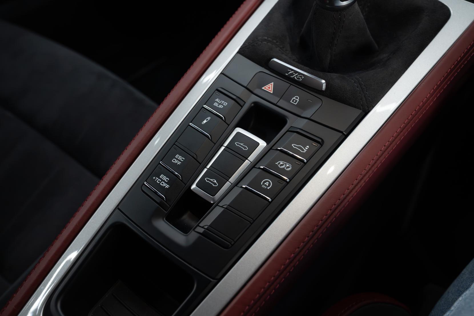 Porsche 718 Spyder 4.0 Spyder 2dr Petrol Manual Euro 6 (s/s) (420 ps)