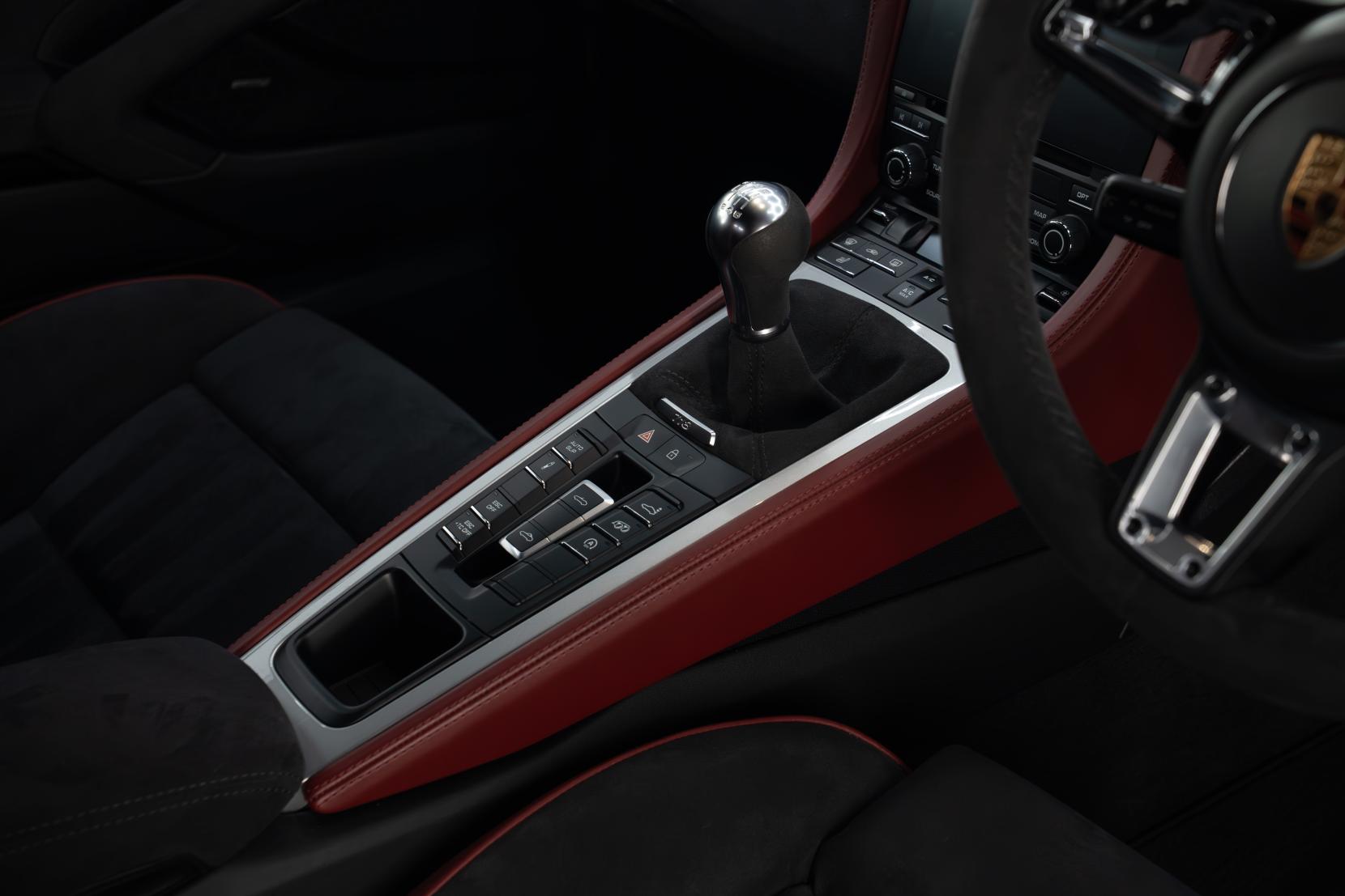 Porsche 718 Spyder 4.0 Spyder 2dr Petrol Manual Euro 6 (s/s) (420 ps)