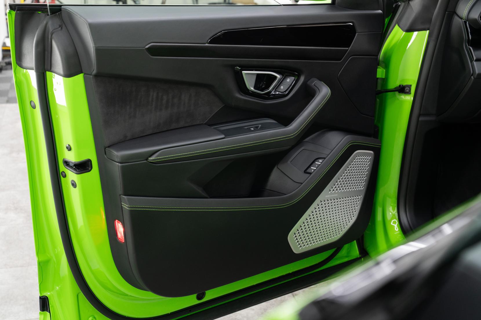 Lamborghini Urus 4.0 V8 BiTurbo SUV 5dr Petrol Auto 4WD Euro 6 (650 ps)