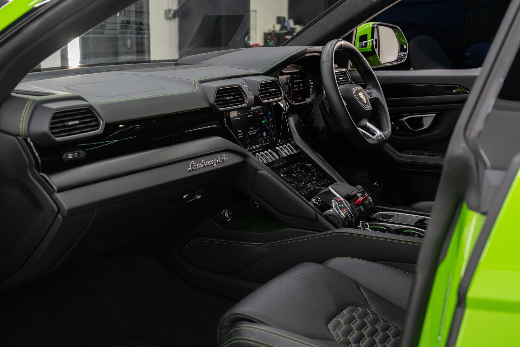 Lamborghini Urus 4.0 V8 BiTurbo SUV 5dr Petrol Auto 4WD Euro 6 (650 ps)