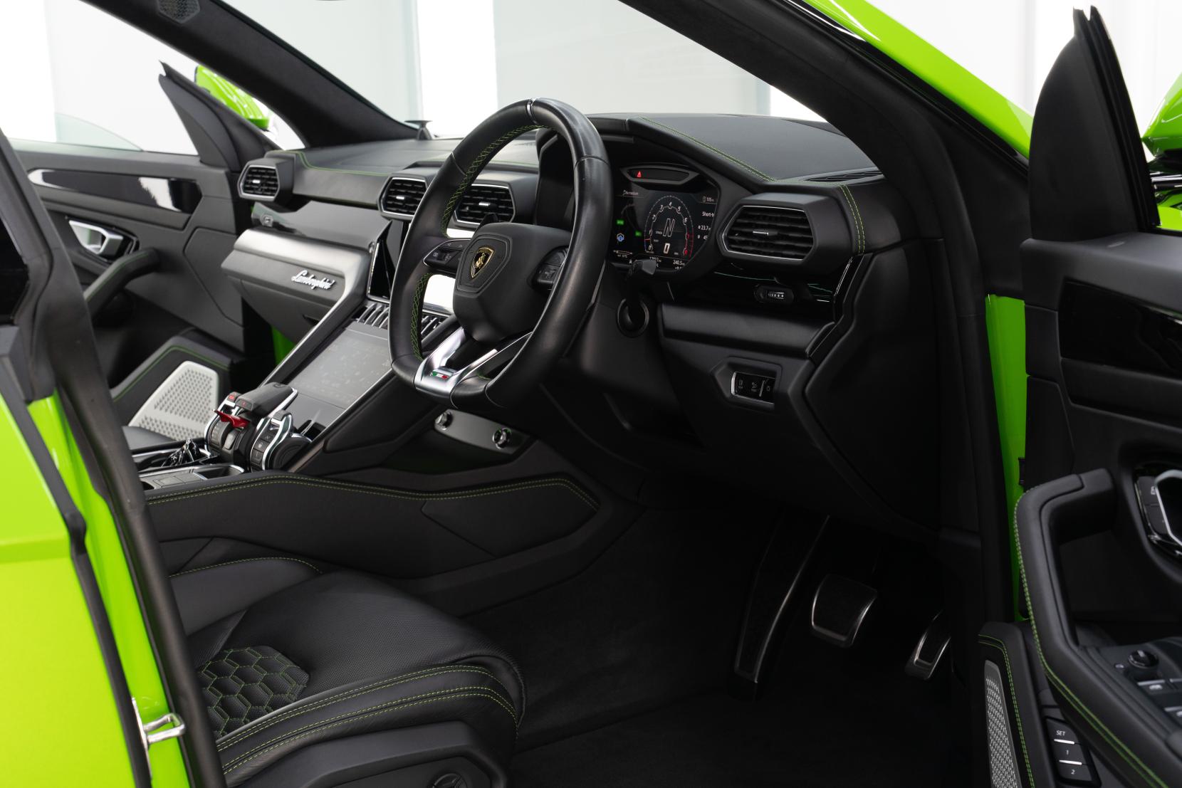 Lamborghini Urus 4.0 V8 BiTurbo SUV 5dr Petrol Auto 4WD Euro 6 (650 ps)