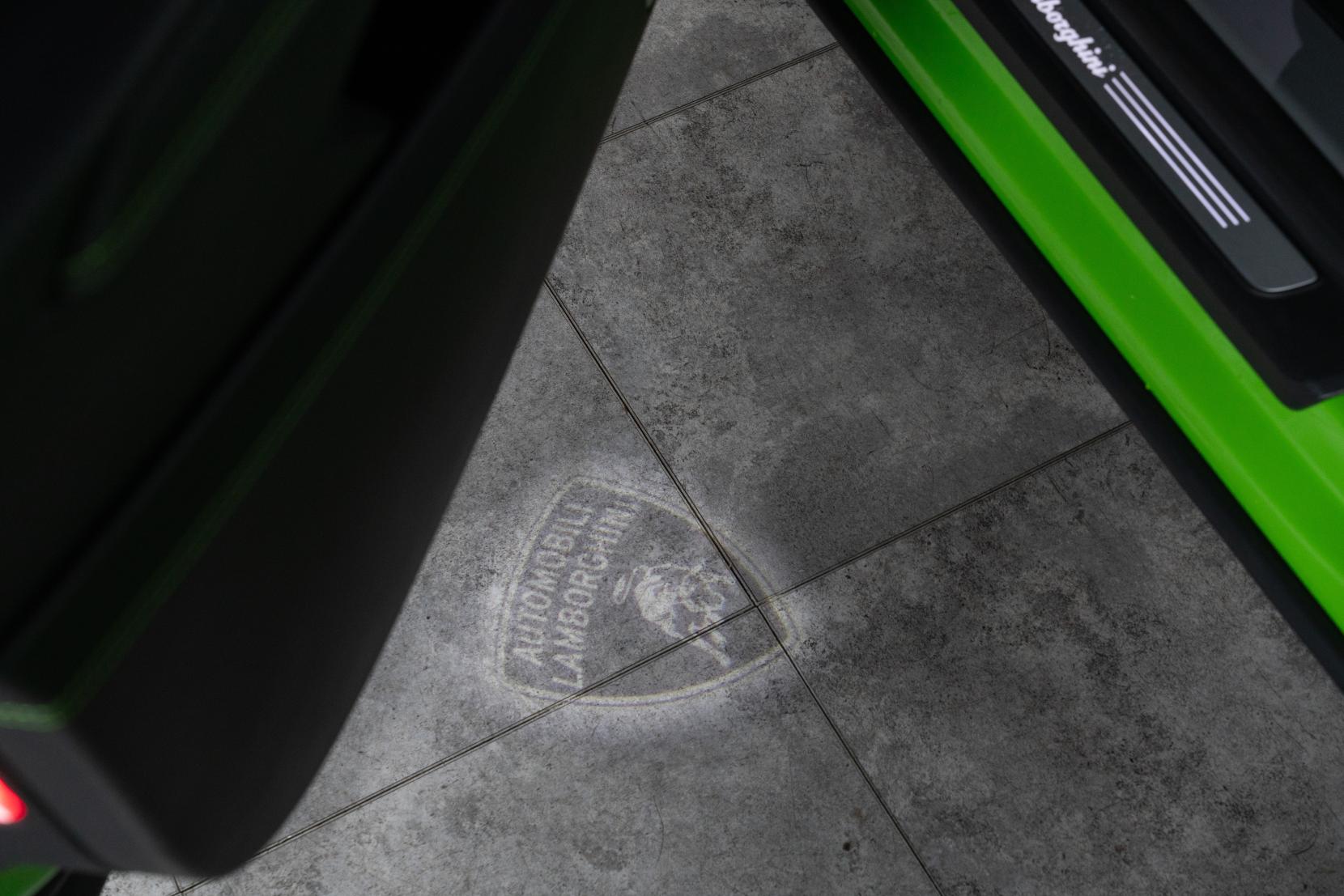 Lamborghini Urus 4.0 V8 BiTurbo SUV 5dr Petrol Auto 4WD Euro 6 (650 ps)