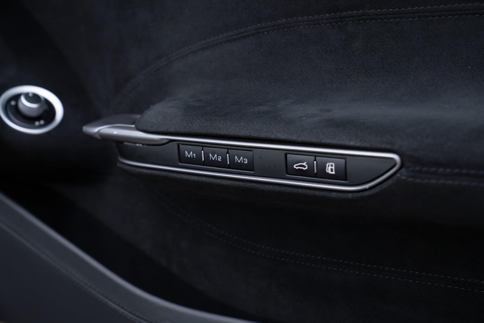 Ferrari GTC4Lusso 3.9T V8 Coupe 2dr Petrol F1 DCT Euro 6 (s/s) (610 ps)