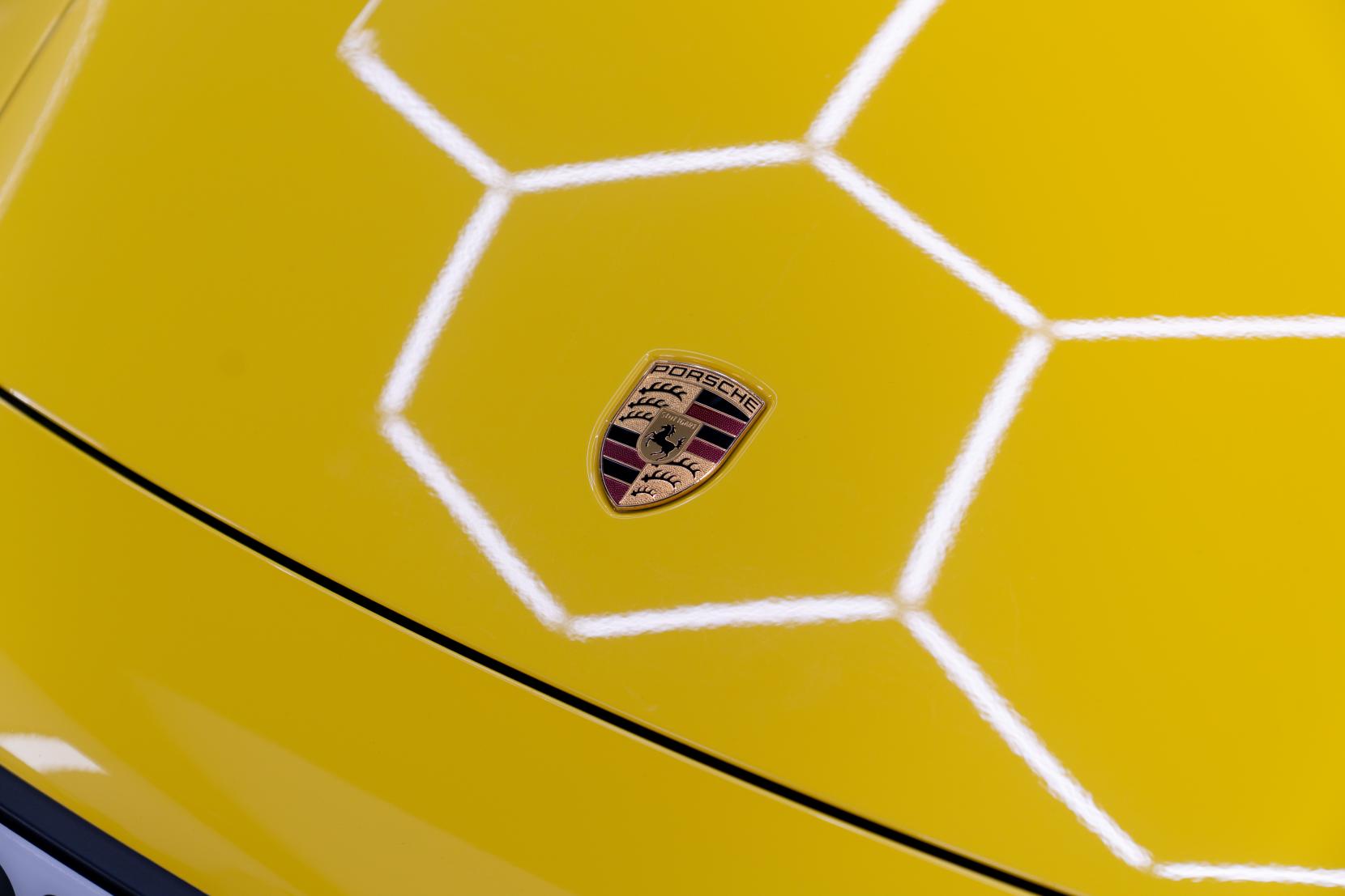 Porsche 911 3.0T 992 Carrera Coupe 2dr Petrol PDK Euro 6 (s/s) (385 ps)