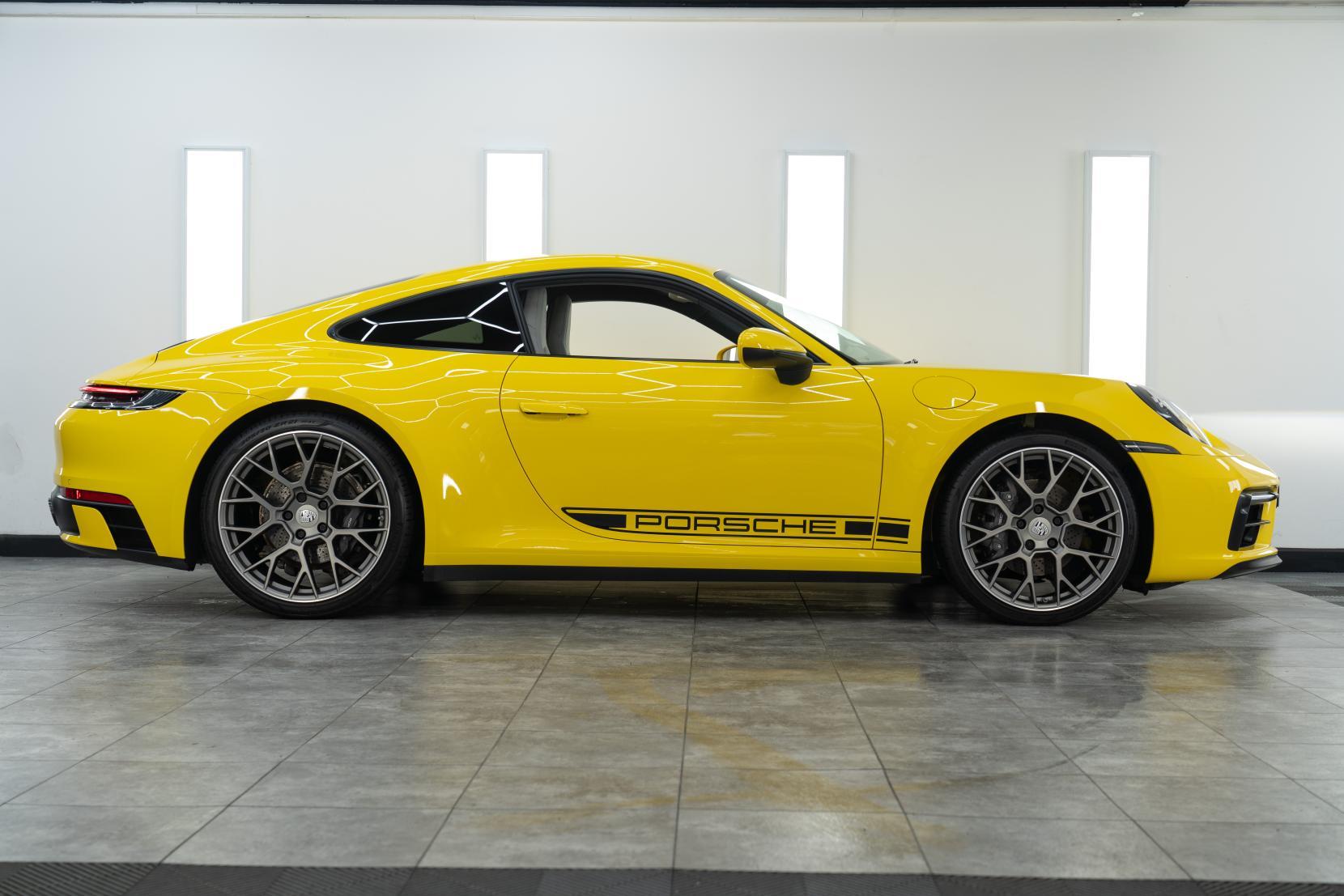 Porsche 911 3.0T 992 Carrera Coupe 2dr Petrol PDK Euro 6 (s/s) (385 ps)