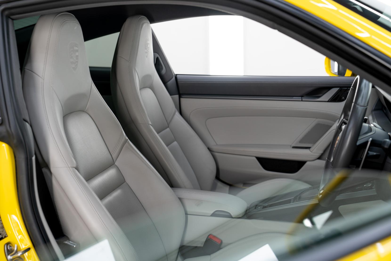 Porsche 911 3.0T 992 Carrera Coupe 2dr Petrol PDK Euro 6 (s/s) (385 ps)