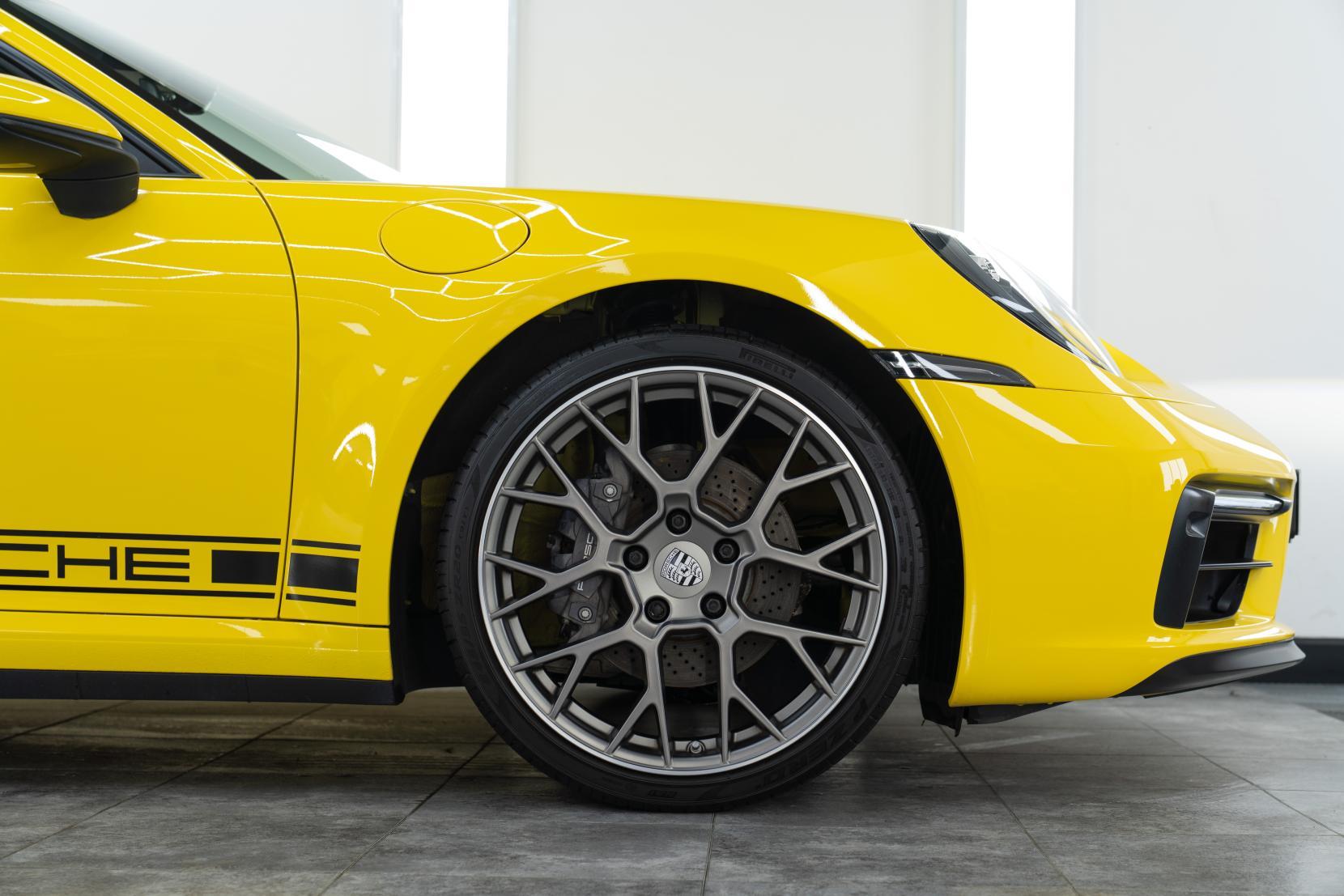 Porsche 911 3.0T 992 Carrera Coupe 2dr Petrol PDK Euro 6 (s/s) (385 ps)