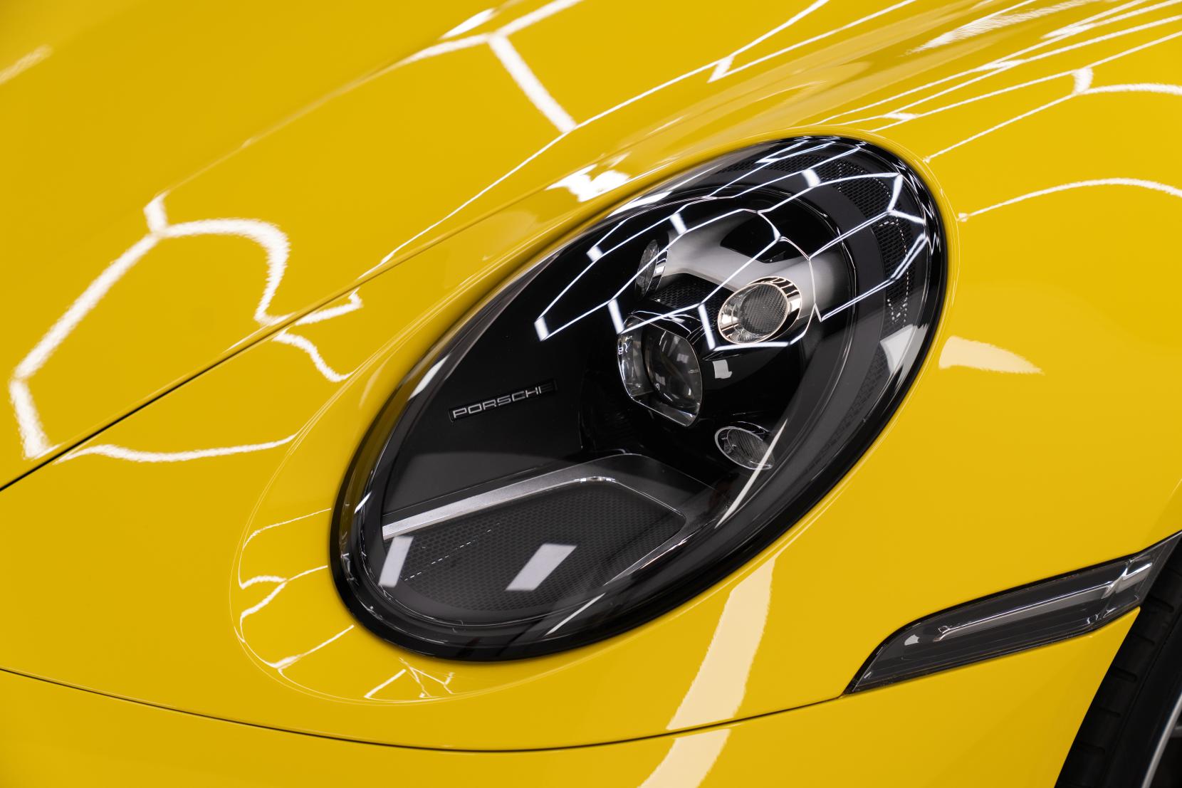 Porsche 911 3.0T 992 Carrera Coupe 2dr Petrol PDK Euro 6 (s/s) (385 ps)